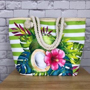 NWT Large Beach Bag with zipper enclosure